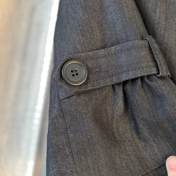 LOFT Dark Gray/Black Cropped Jacket Blazer Double Breasted Pockets Size 10P - Picture 2 of 6